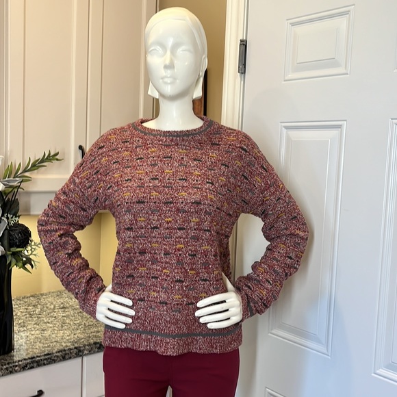 Nice and comfortable Goes great with the amaryllis pants - Picture 2 of 4